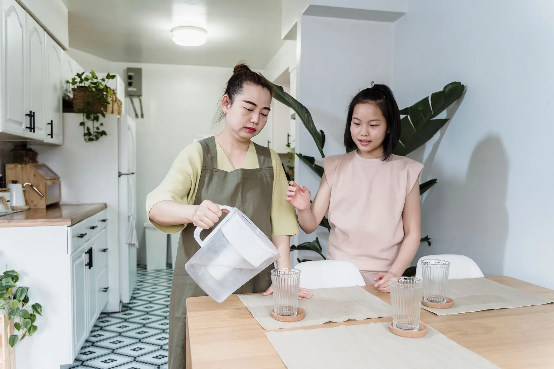 礼品盒与手提纸袋生产中的质量管控与常见问题分析