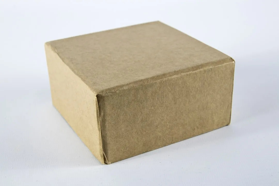 礼品盒与手提纸袋定制工艺对比：选材与印刷质量管控要点正文配图 2
