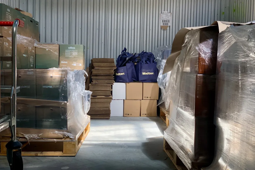 礼品盒与手提纸袋定制方案：企业批量采购的材质与工艺选择正文配图 2